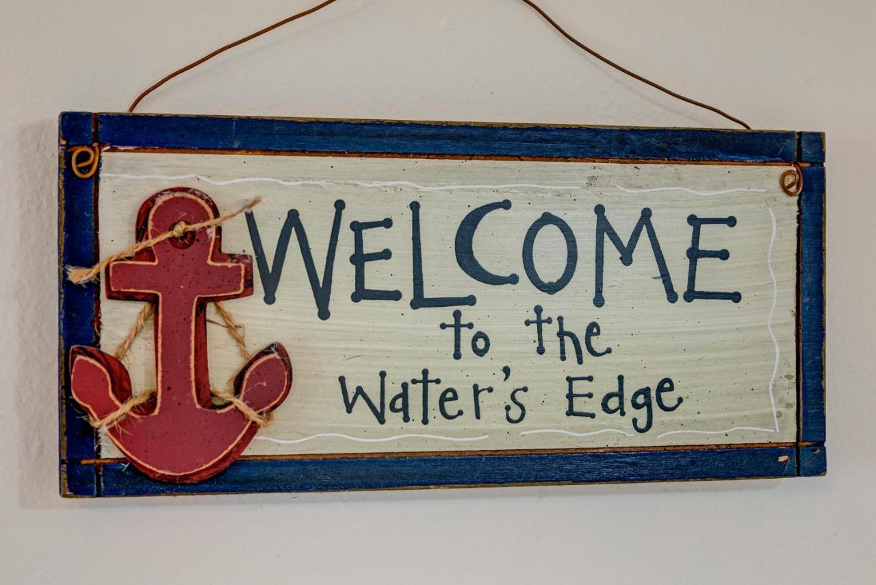Waters Edge - Private Dock! Only Two Blocks From The Bay Or The Gulf! Plenty Of Parking For Cars Or Boats Home Dauphin Island Exterior foto